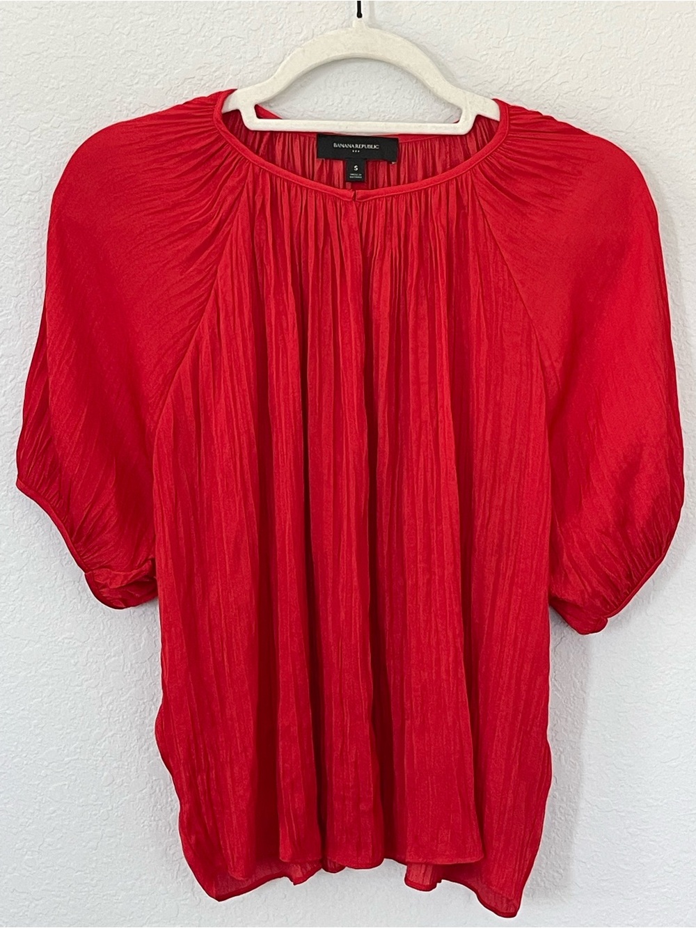 Banana Republic Red Pleated Balloon Sleeve Blouse Top Small